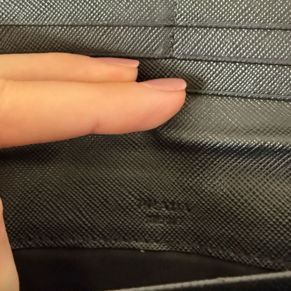 Prada Black Saffiano Fiocco Leather Bow Continental Wallet - Picture 6 of 17